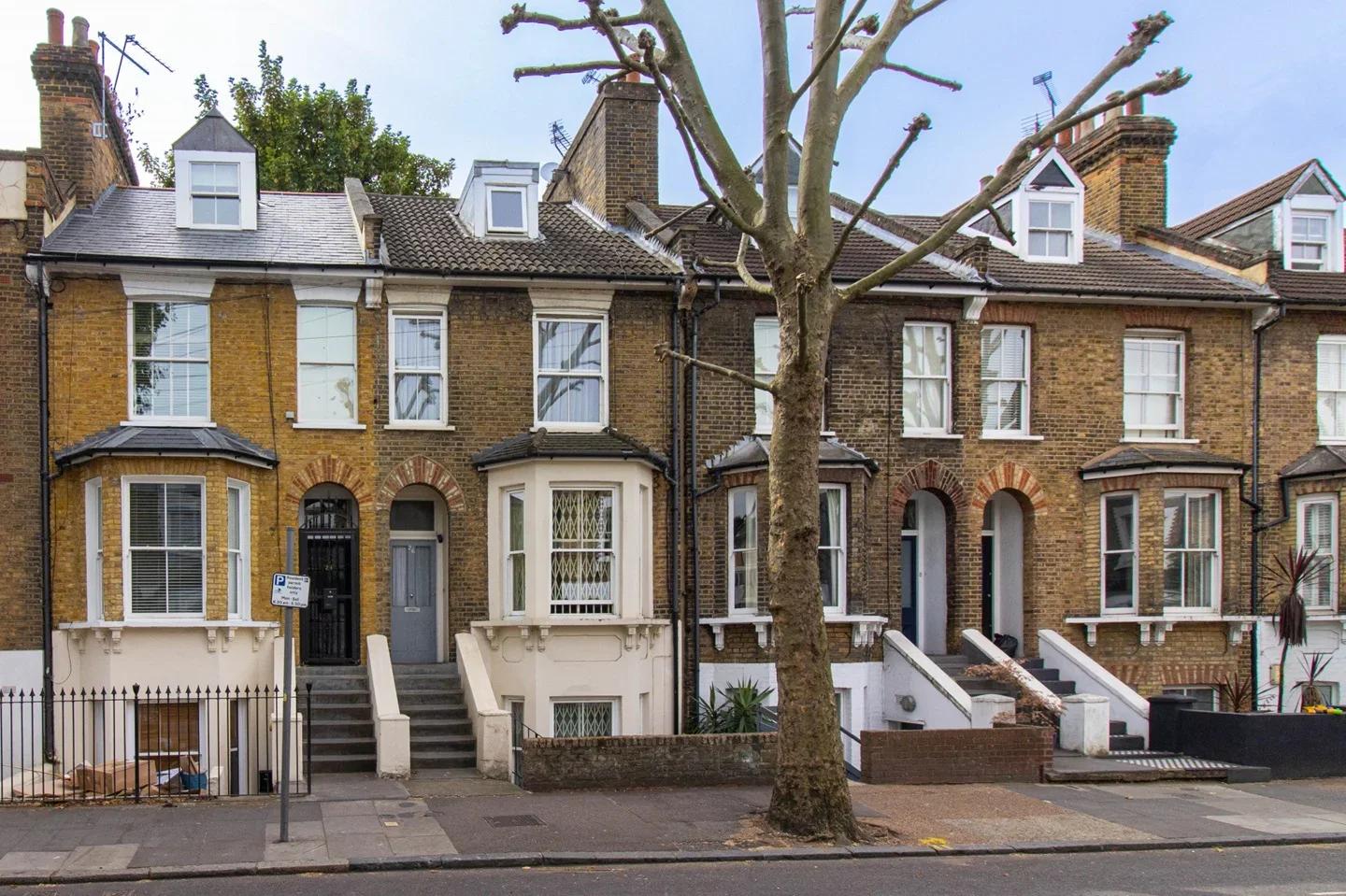 Flat Tredegar Road in Greater London