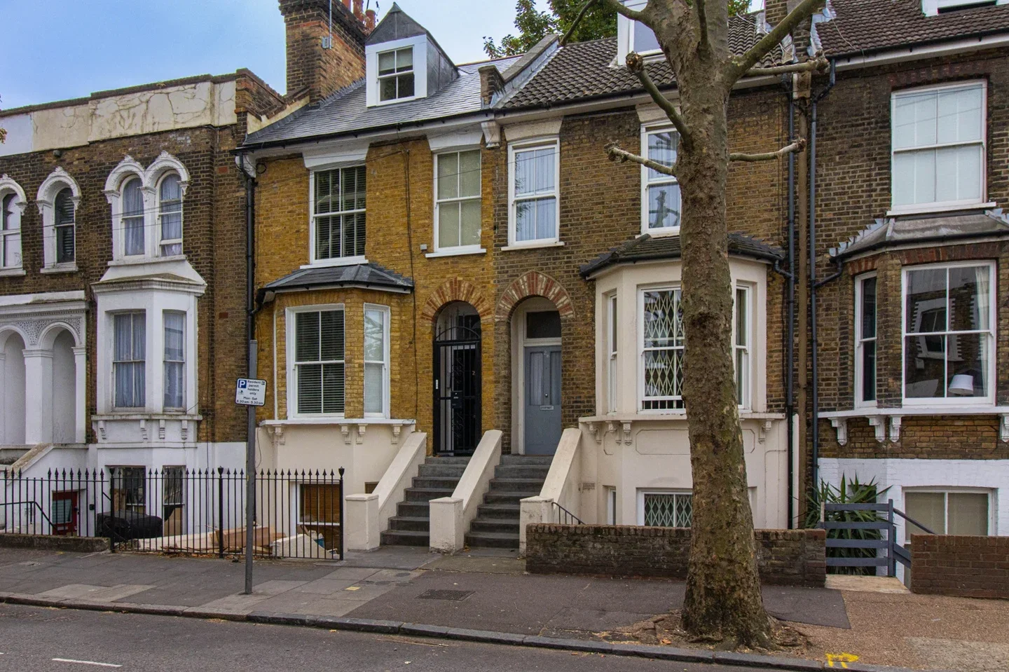Flat Tredegar Road in Greater London