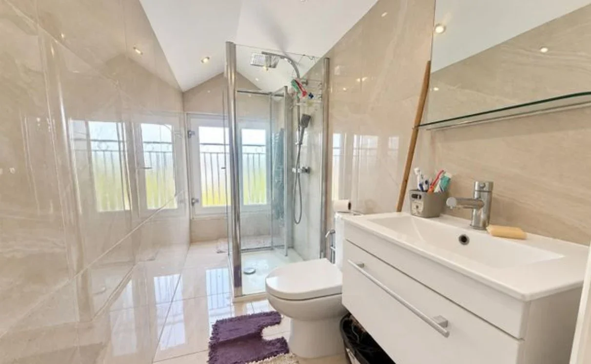 House Fernhall Drive in Greater London