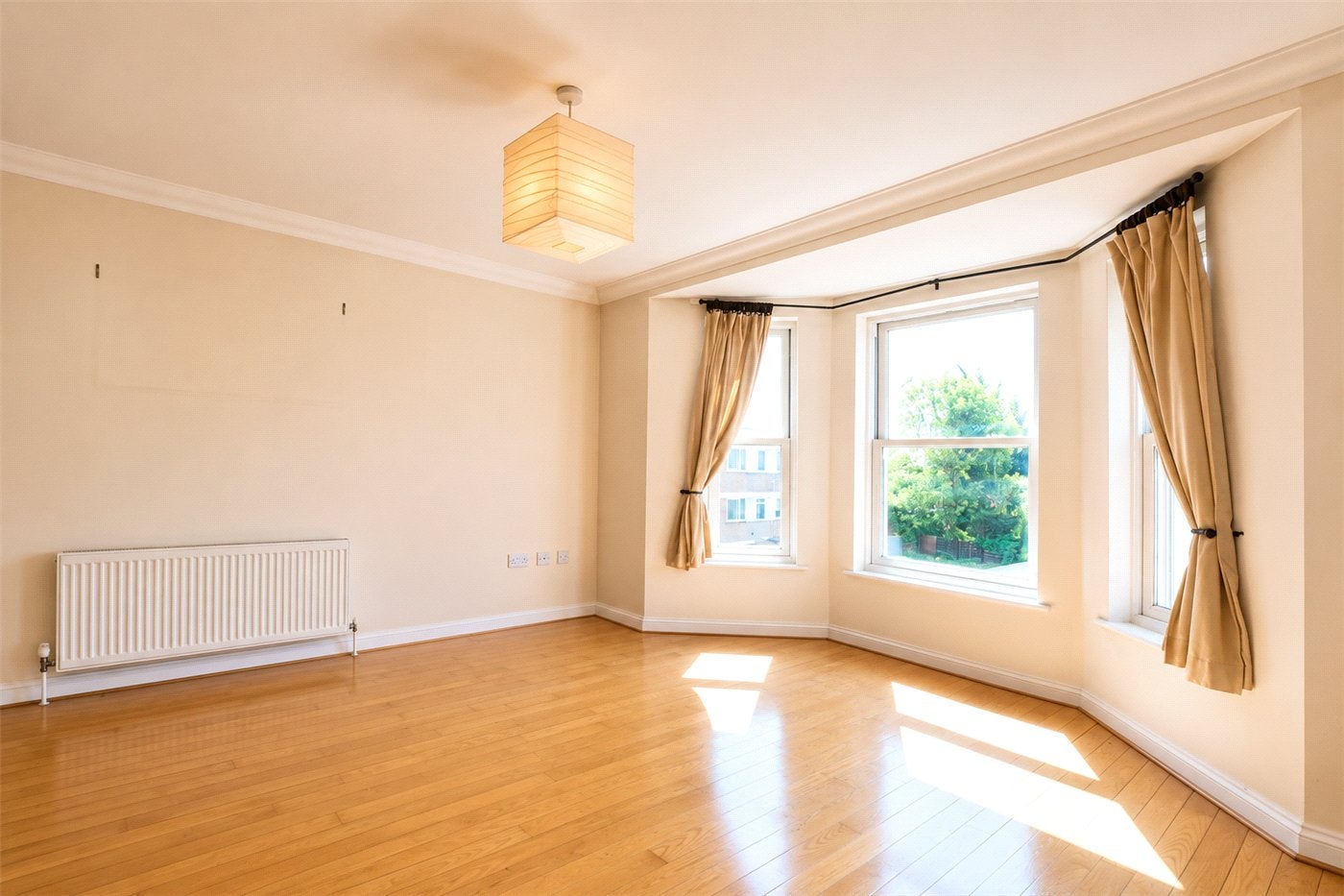 Flat Belmont Hill in Greater London