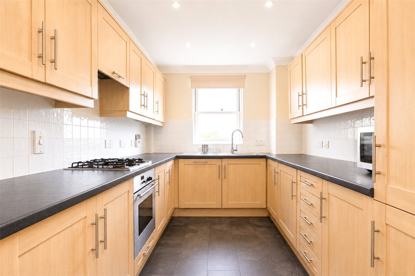 Flat Belmont Hill in Greater London