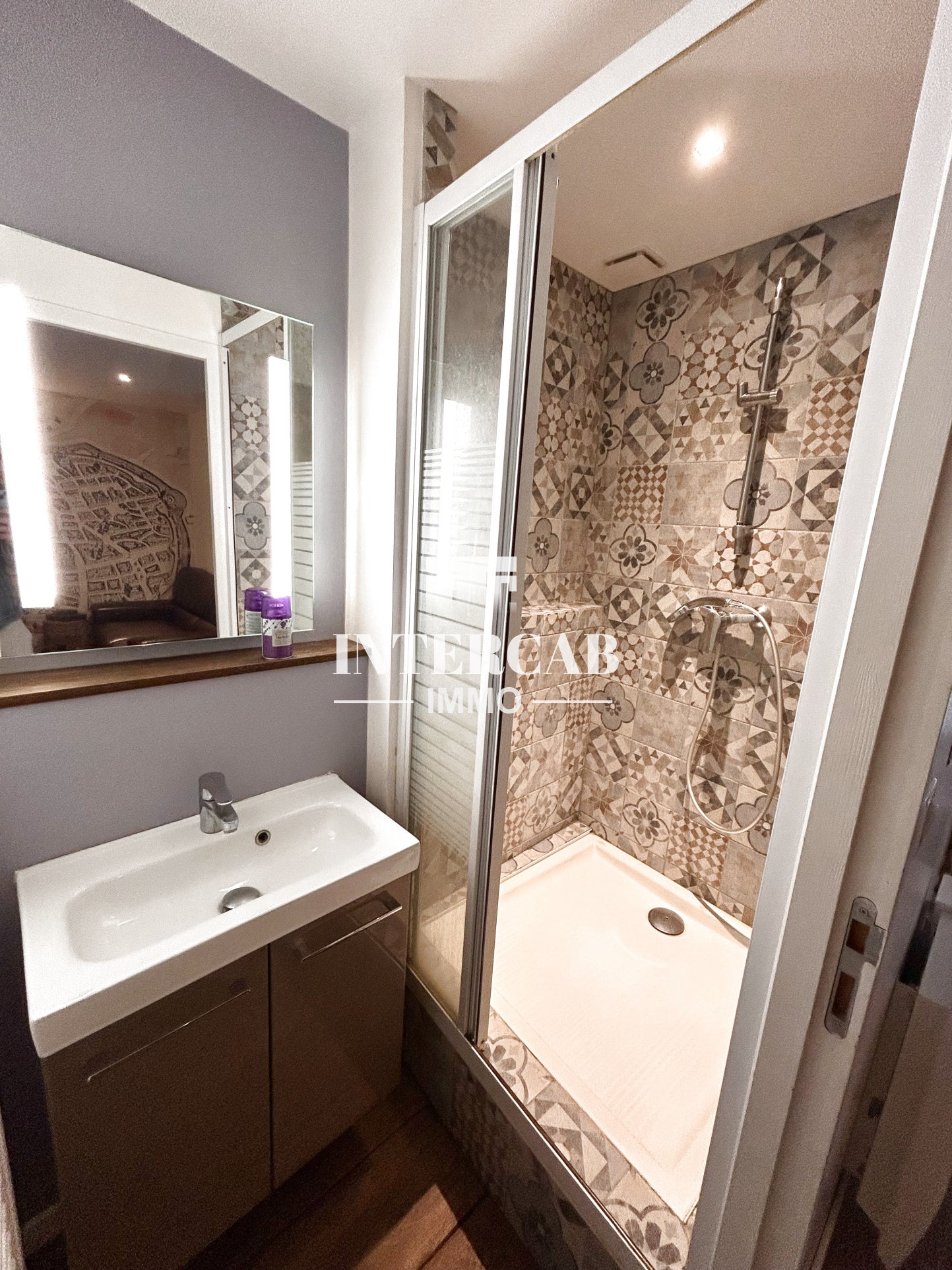 Flat Rue Ruinart de Brimont in Reims