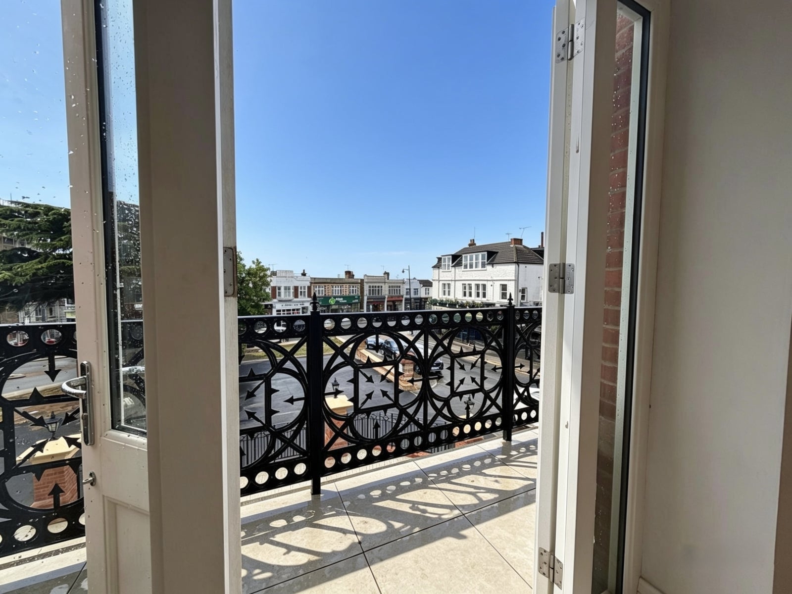 Flat Glendale Gardens in Southend-on-Sea