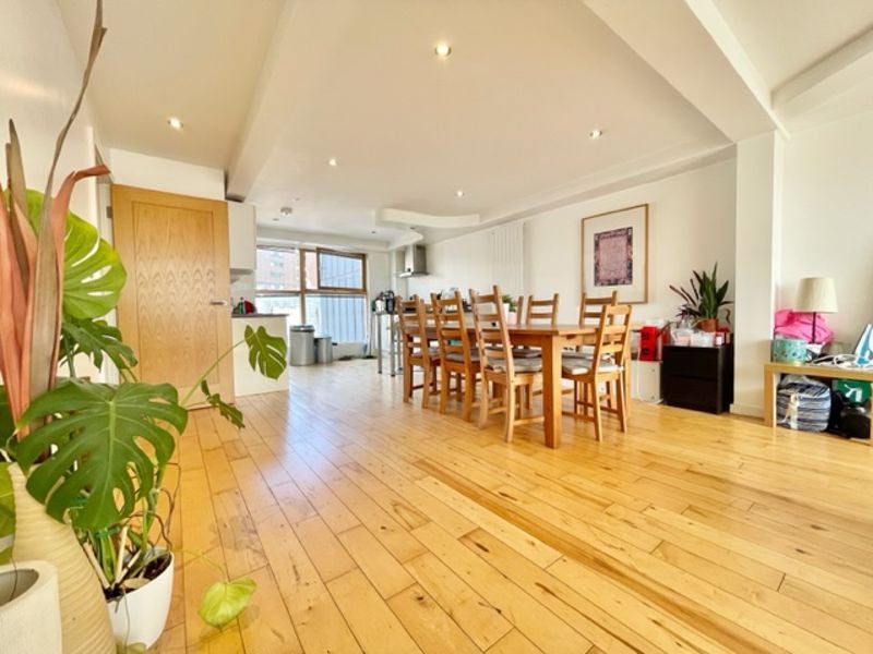 Flat Gibbons Rents in Greater London
