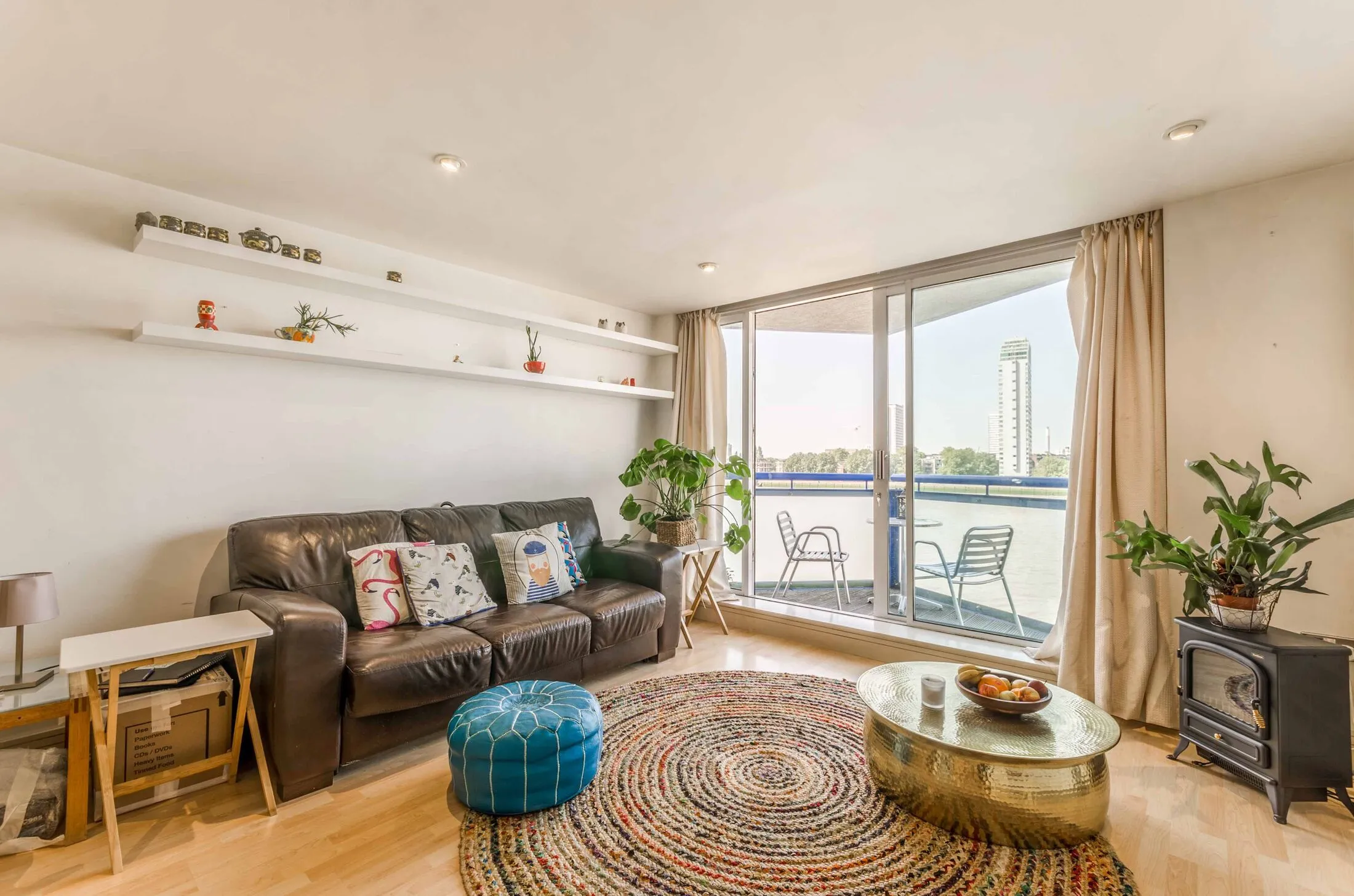 Flat Newton Place in Greater London