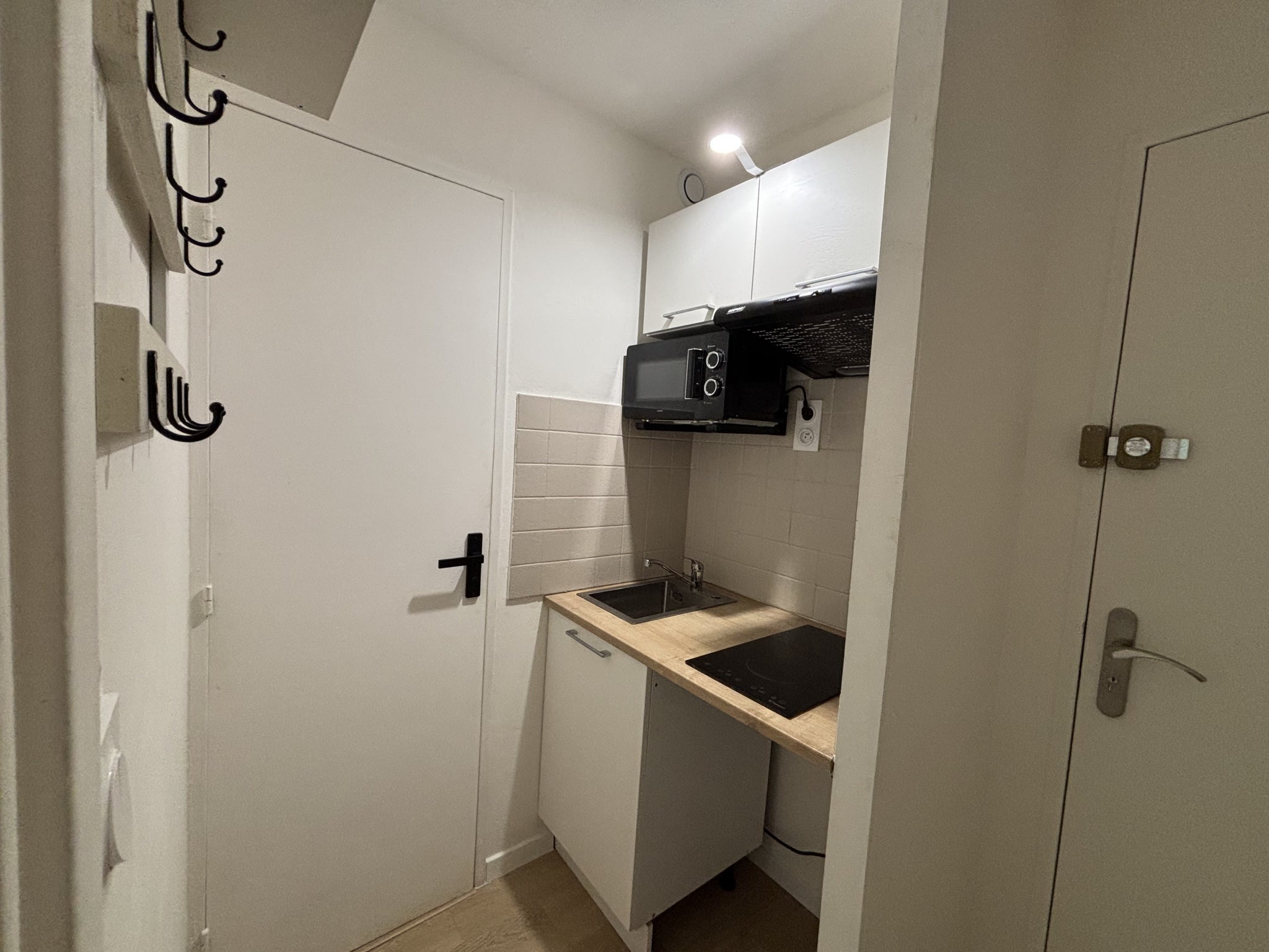 Flat Rue Fernand Pelloutier in Nîmes