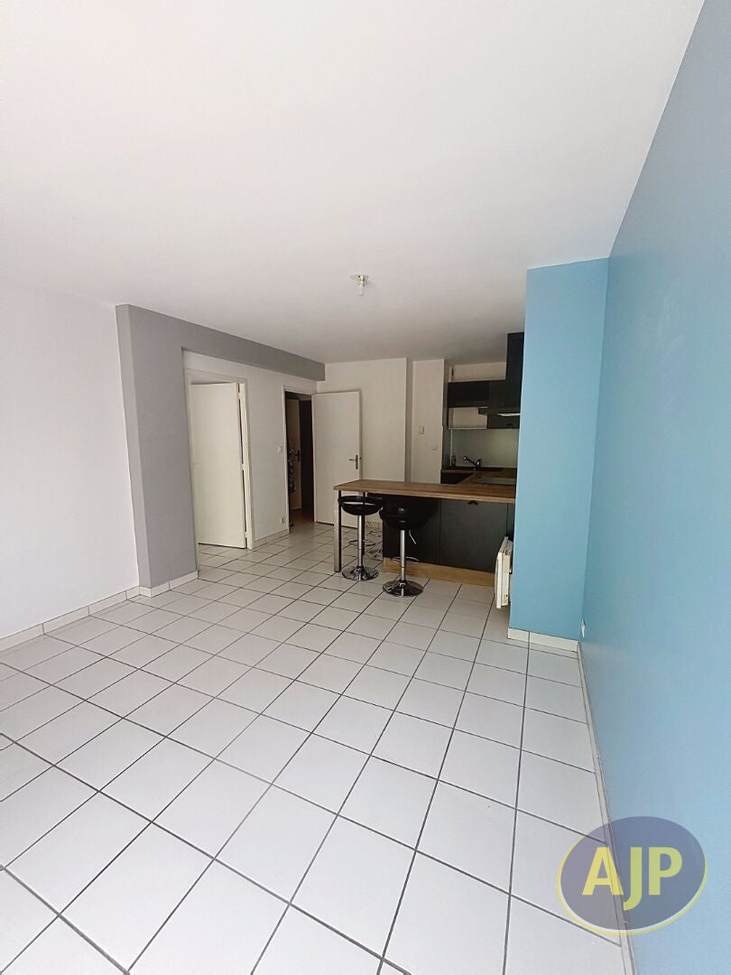 Appartement Rue des Bruyères à Fontguenand