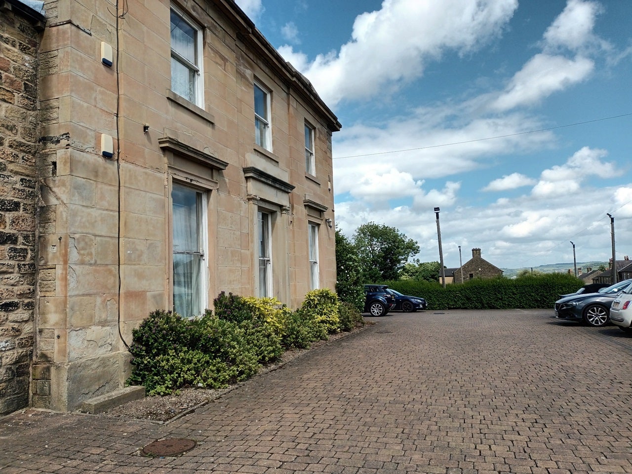 Flat Moorside Avenue in Kirklees