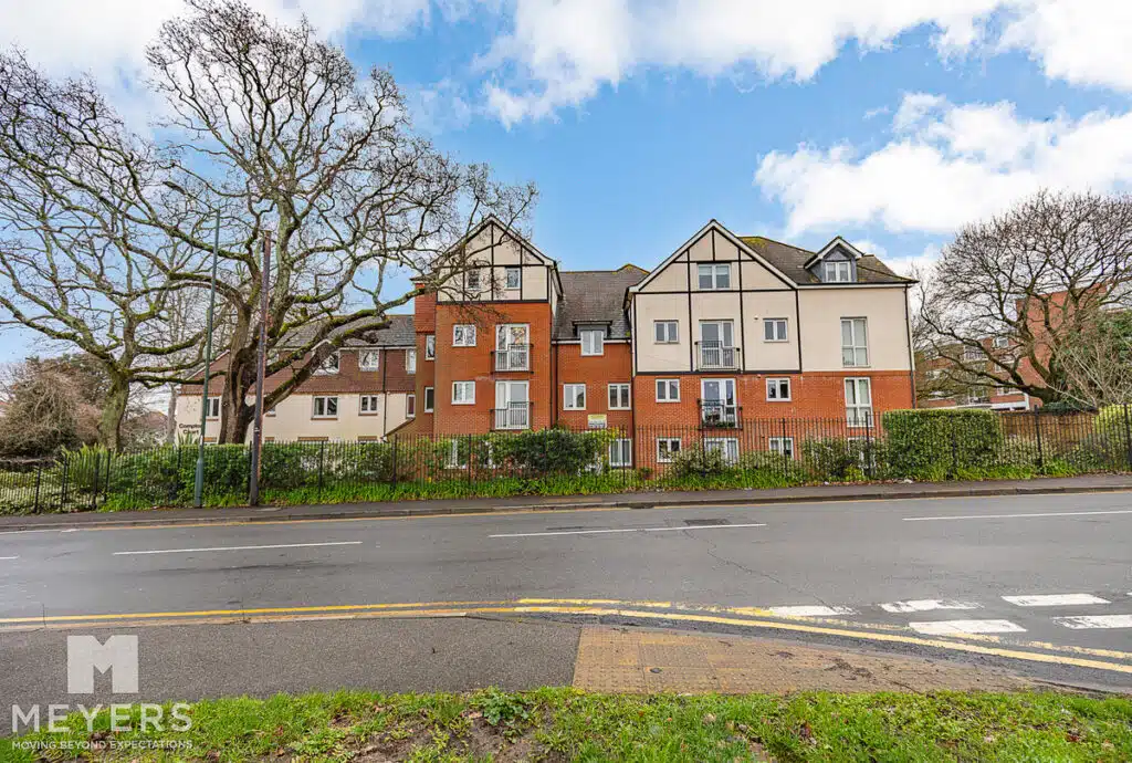 Flat Belle Vue Road in Bournemouth