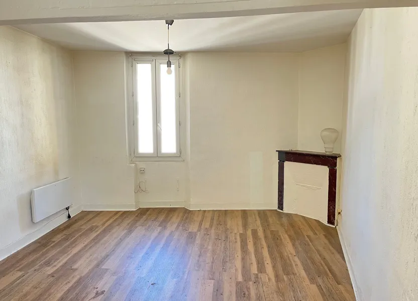 Room Rue Pierre Doize in Marseille