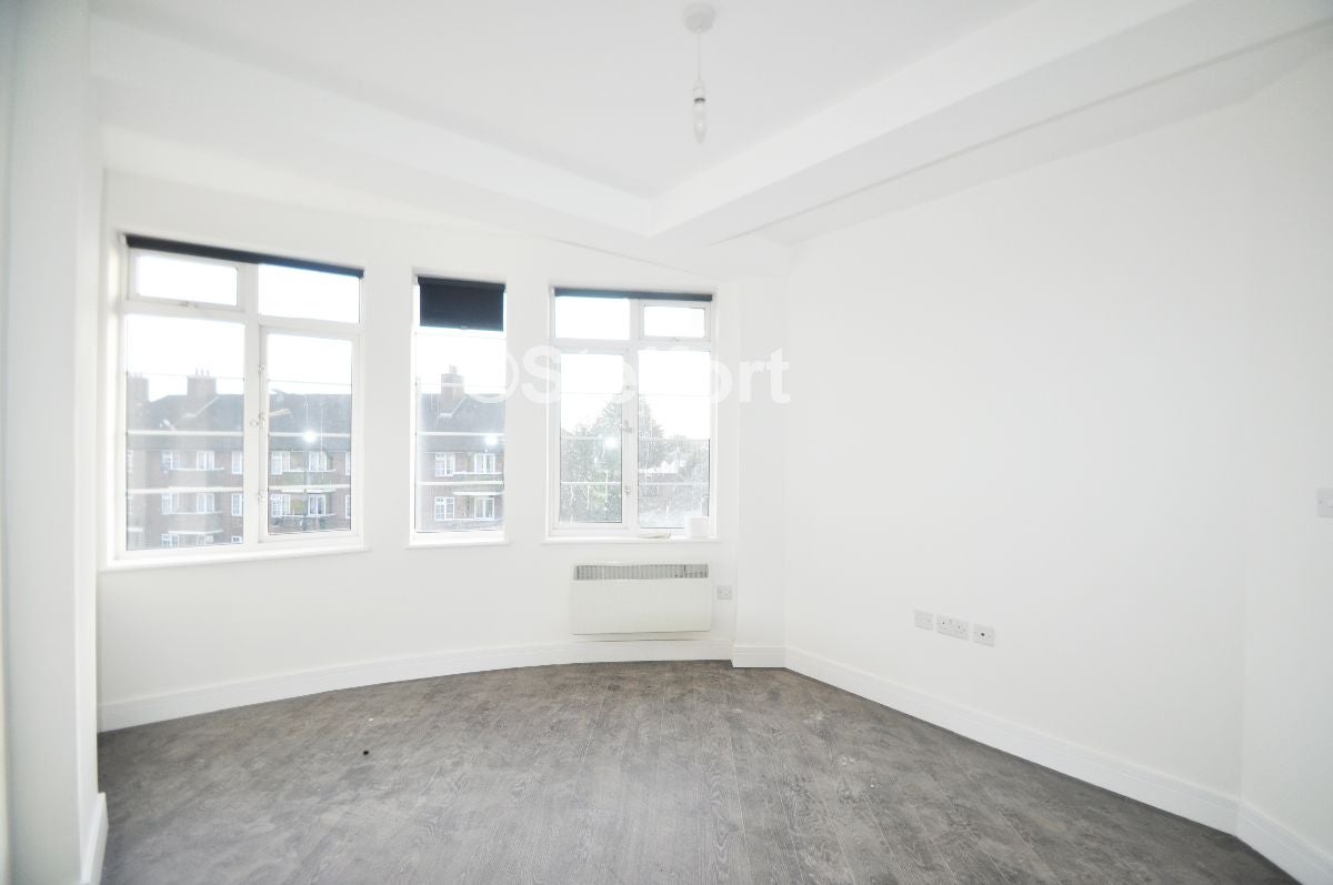 Flat Mottingham Road in Greater London