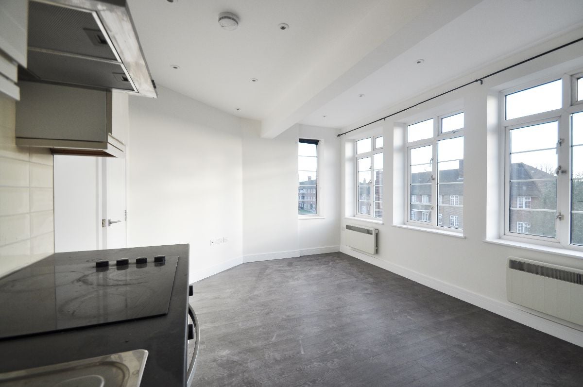 Flat Mottingham Road in Greater London