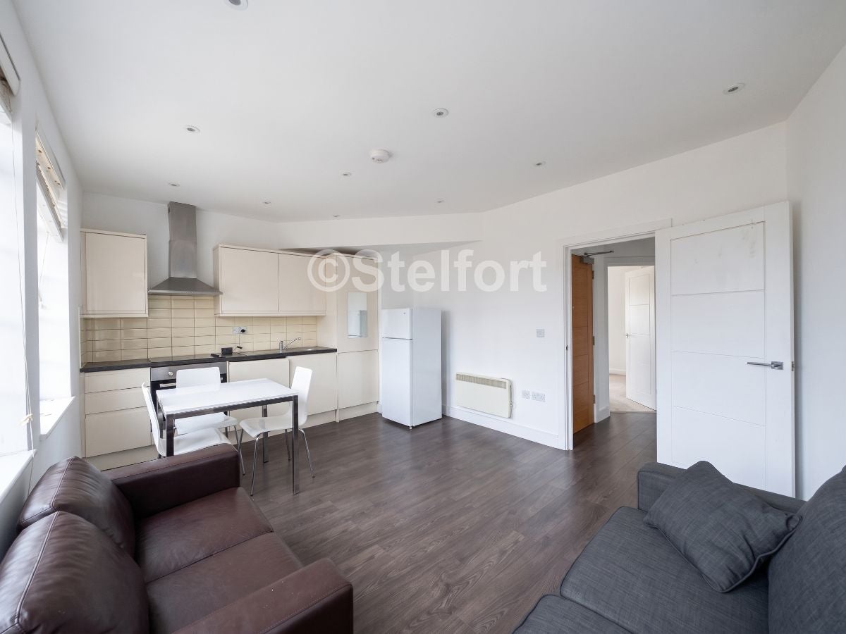 Flat Mottingham Road in Greater London