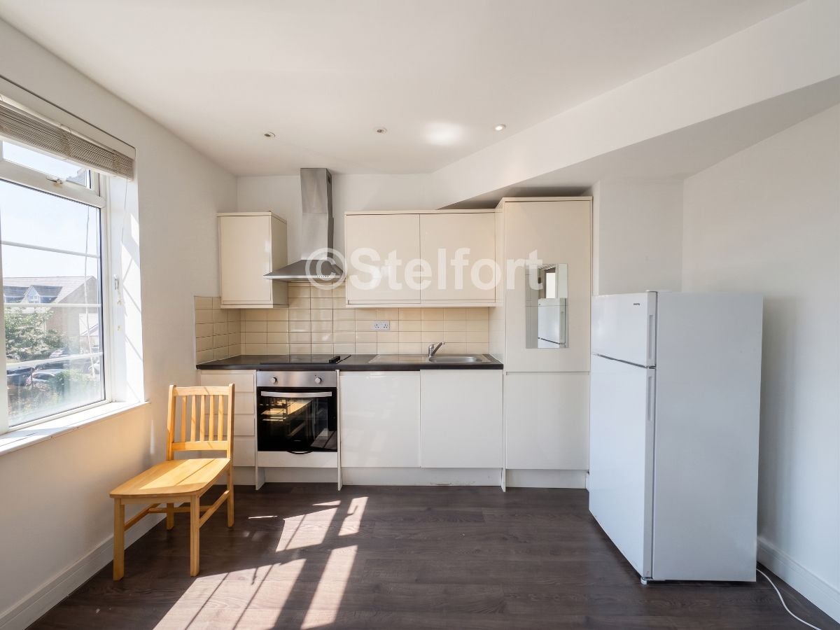 Flat Mottingham Road in Greater London