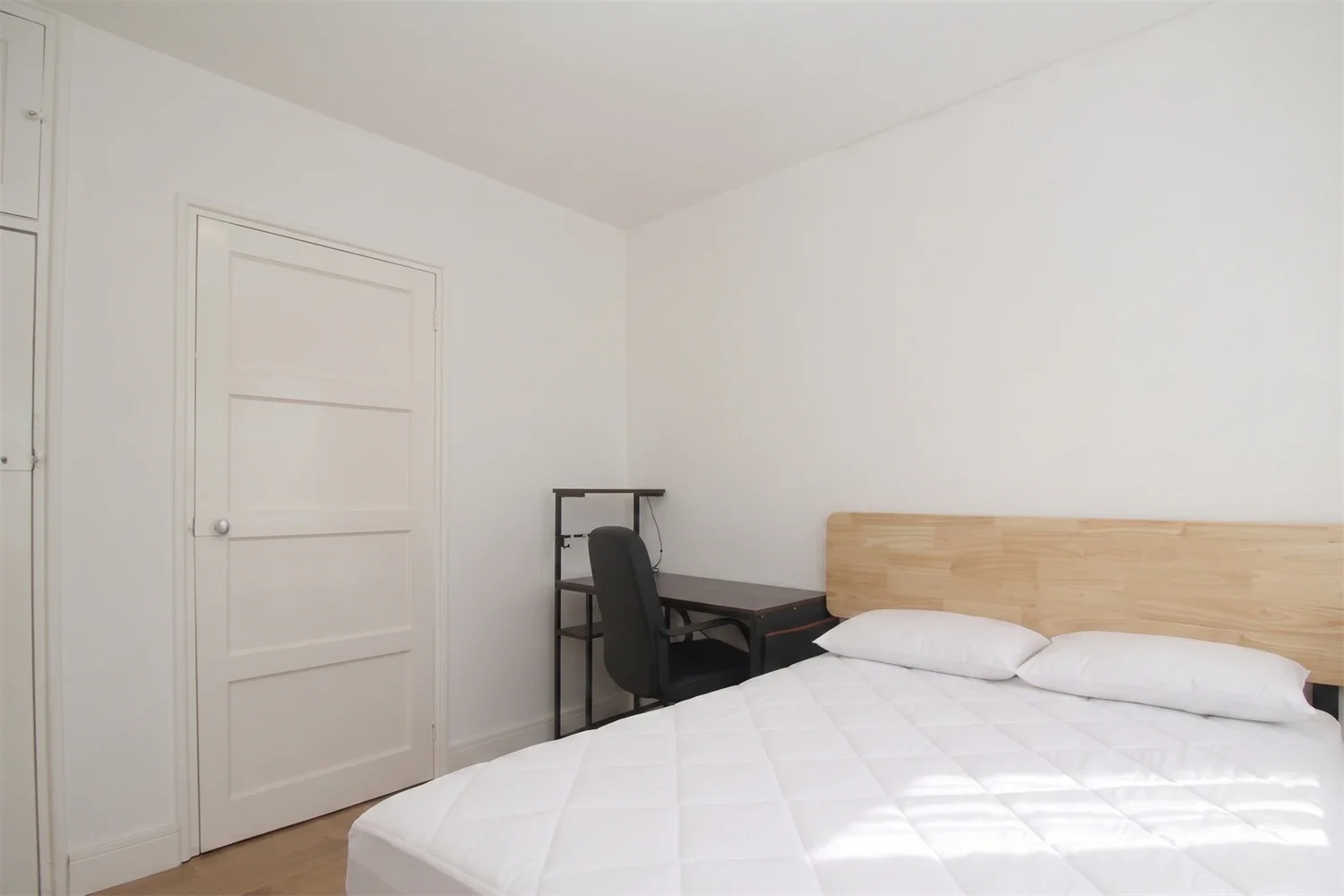 Room Wordsworth Road in Charnwood