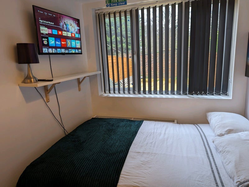 Room Humber Avenue in Coventry