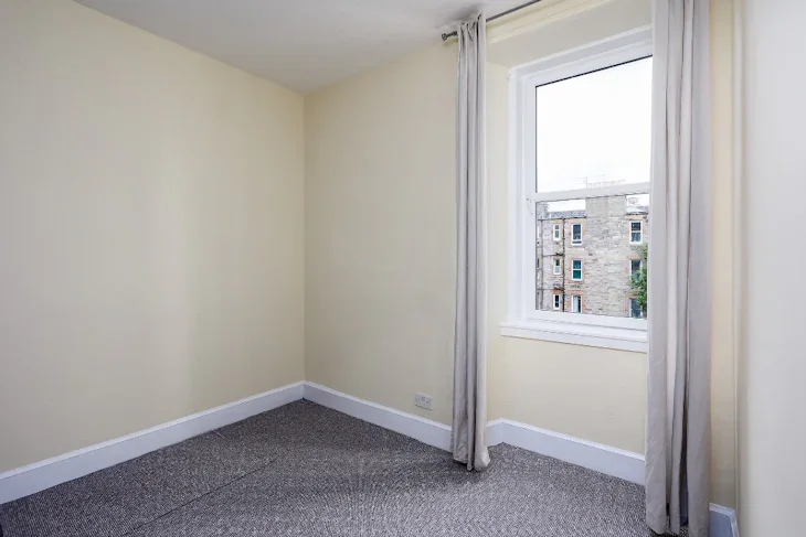 Flat Wheatfield Terrace in City of Edinburgh
