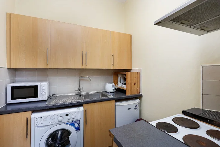 Flat Wheatfield Terrace in City of Edinburgh