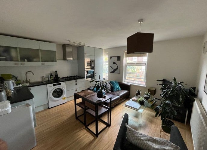 Room Hartington Road in Greater London