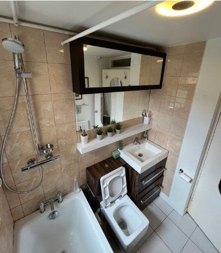 Room Hartington Road in Greater London