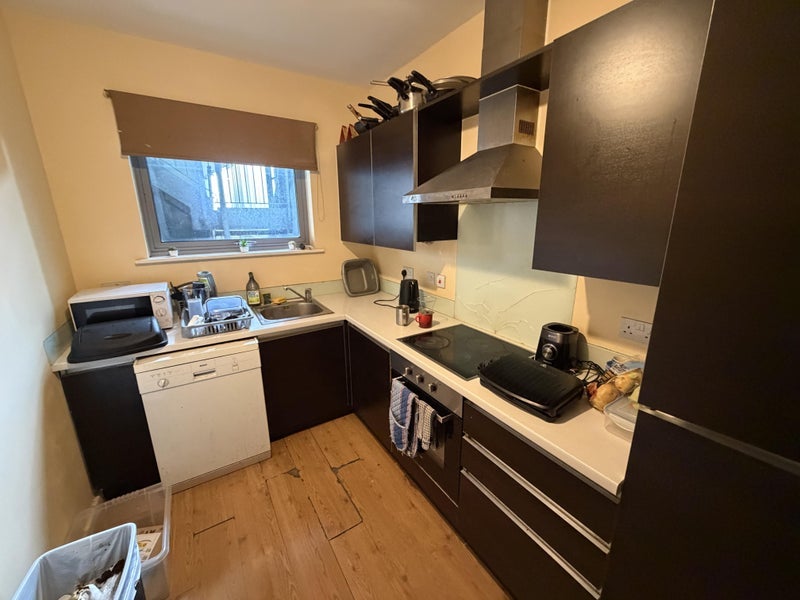 Room Wick Lane in Greater London