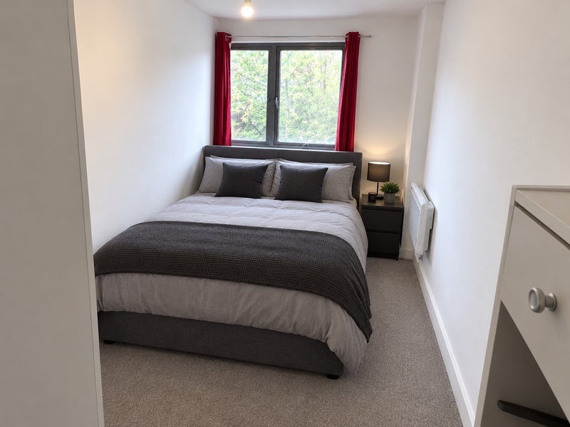 Room Wick Lane in Greater London