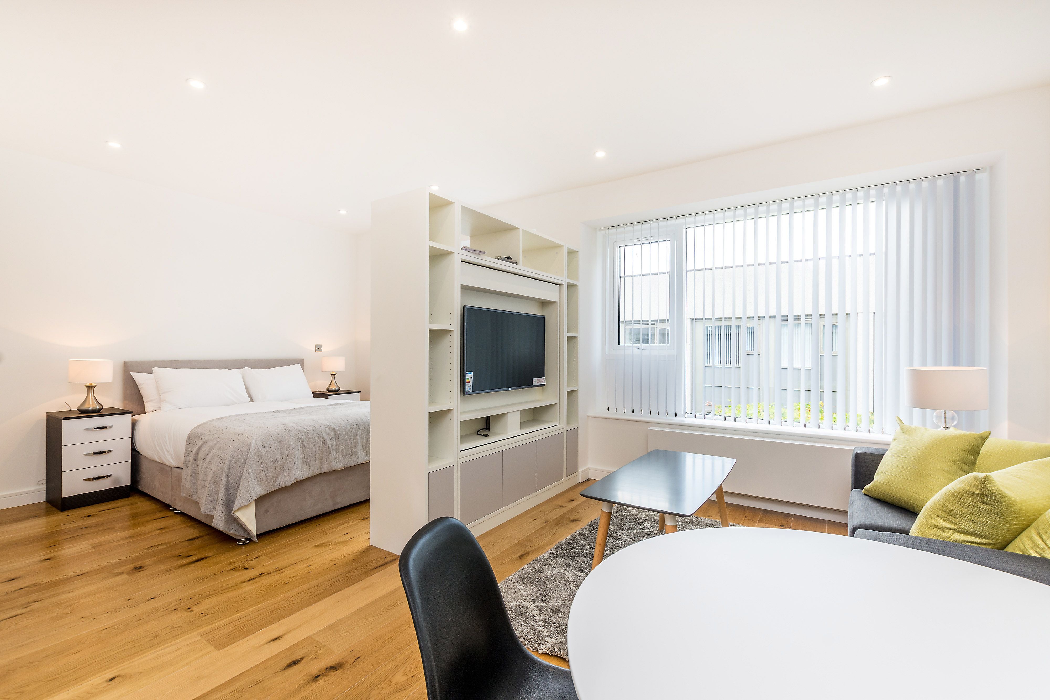 Flat Lampton Road in Greater London