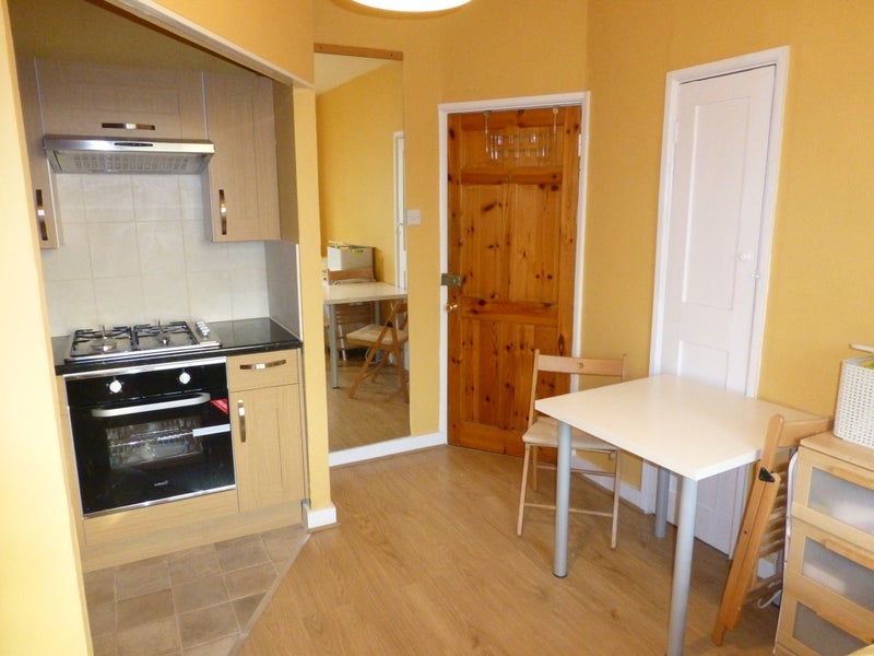 Room Mellitus Street in Greater London