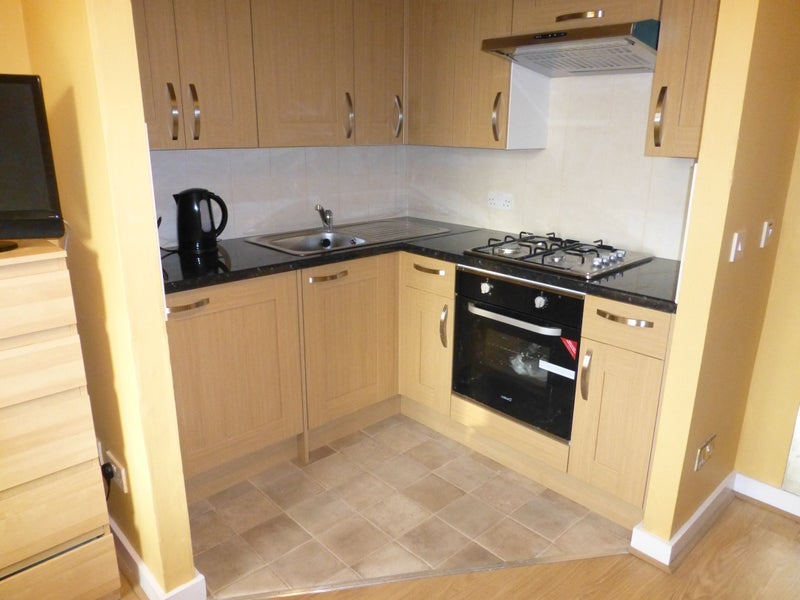 Room Mellitus Street in Greater London