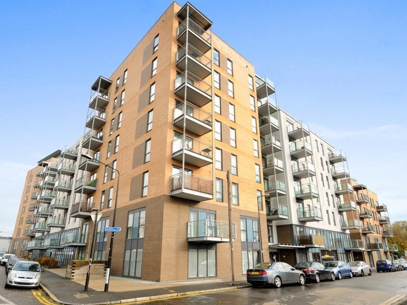 Flat Jude Street in Greater London