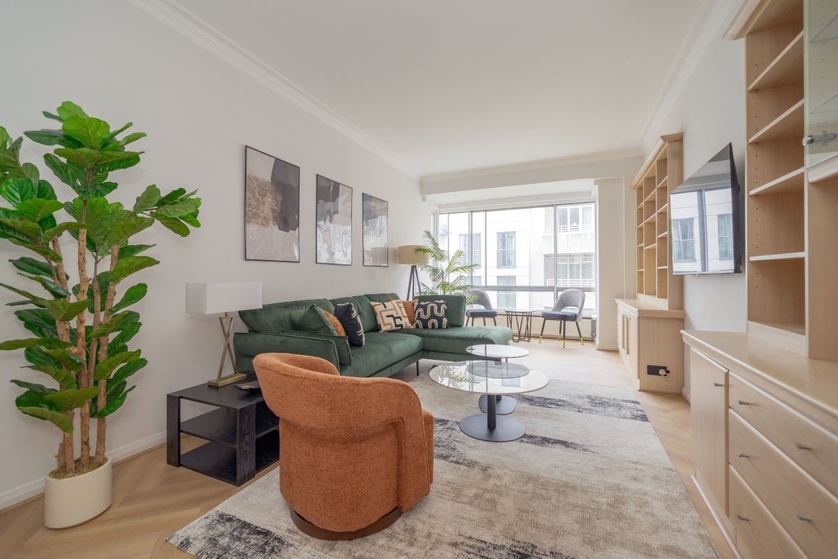 Flat Queensborough Terrace in City of Westminster