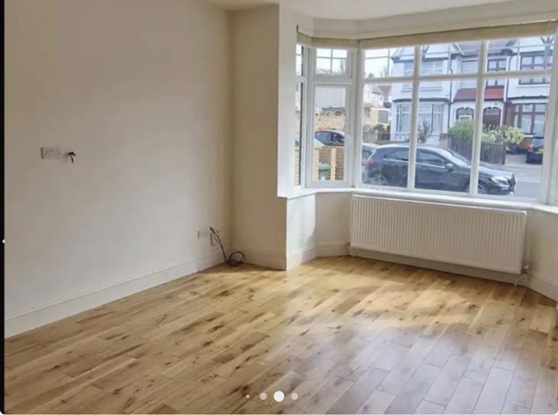 Flat Bellingham Road in Greater London