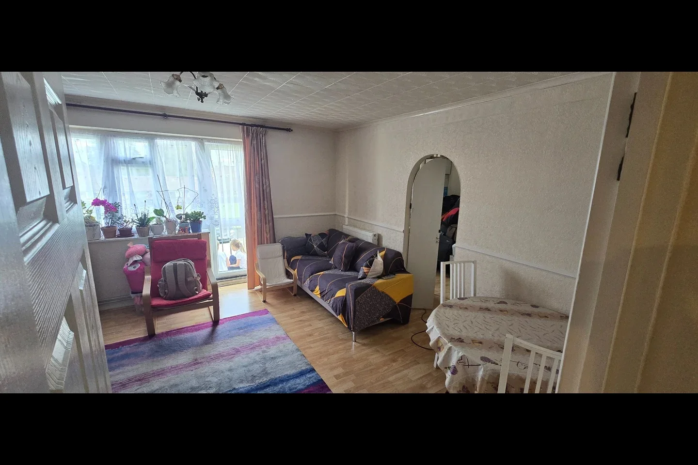 Flat Meadfield in Greater London