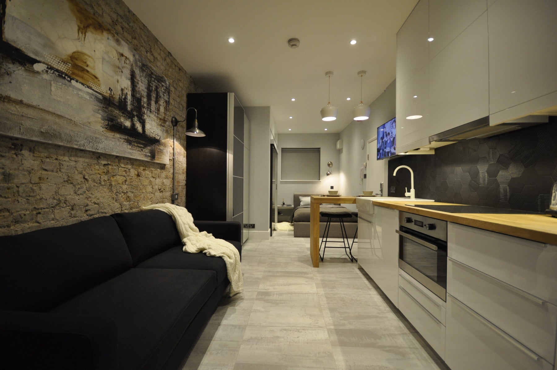Flat Linden Gardens in Greater London