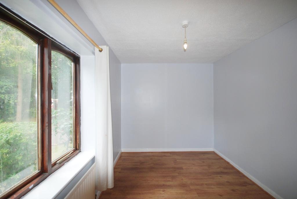 Flat Crawford Avenue in Greater London