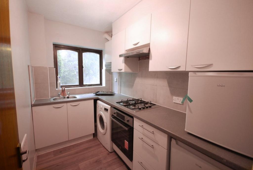 Flat Crawford Avenue in Greater London