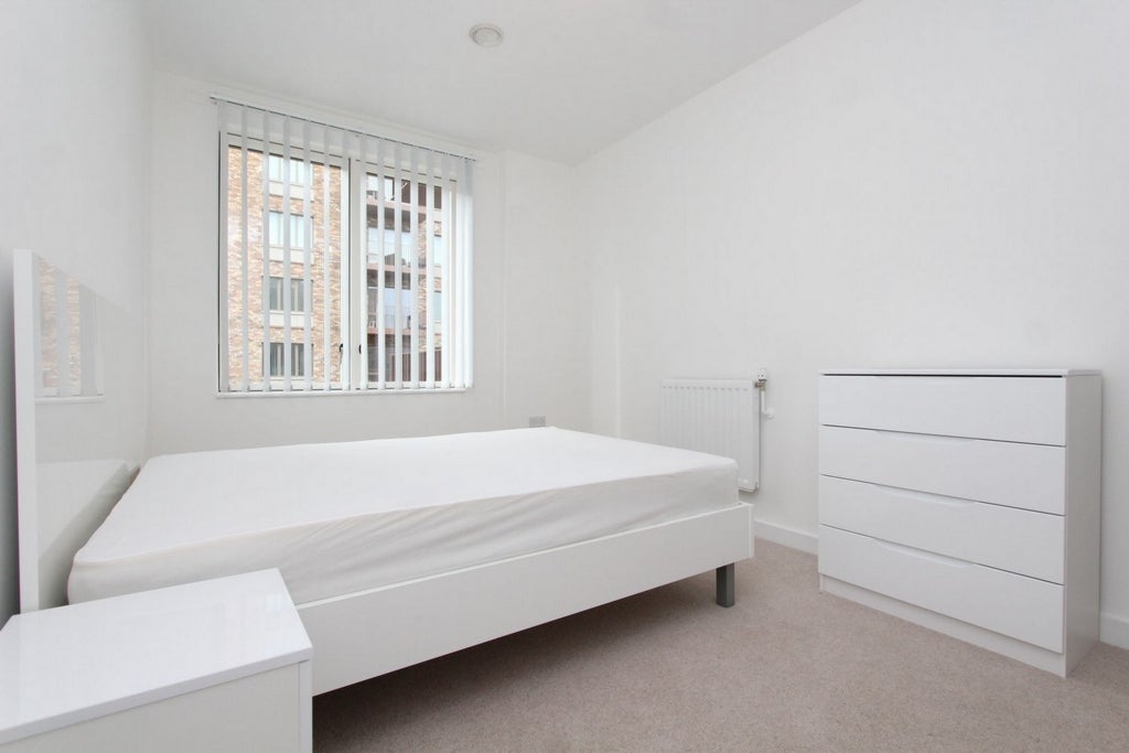 Room Globe Road in Greater London