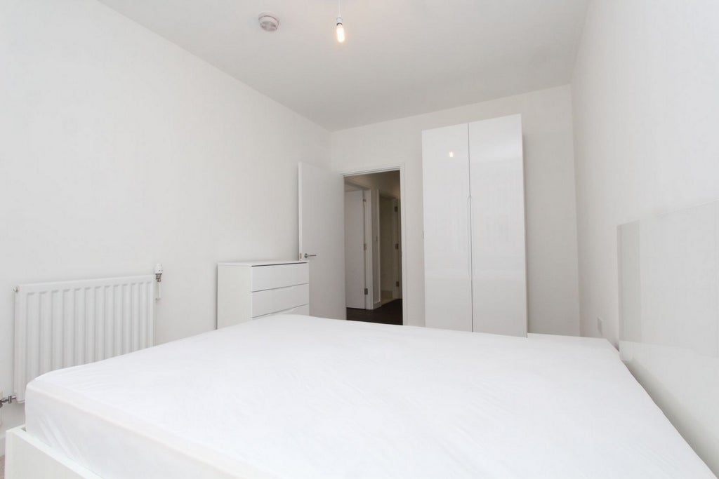 Room Globe Road in Greater London