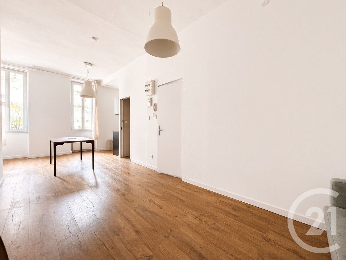 Flat Rue Jules Moulet in Marseille