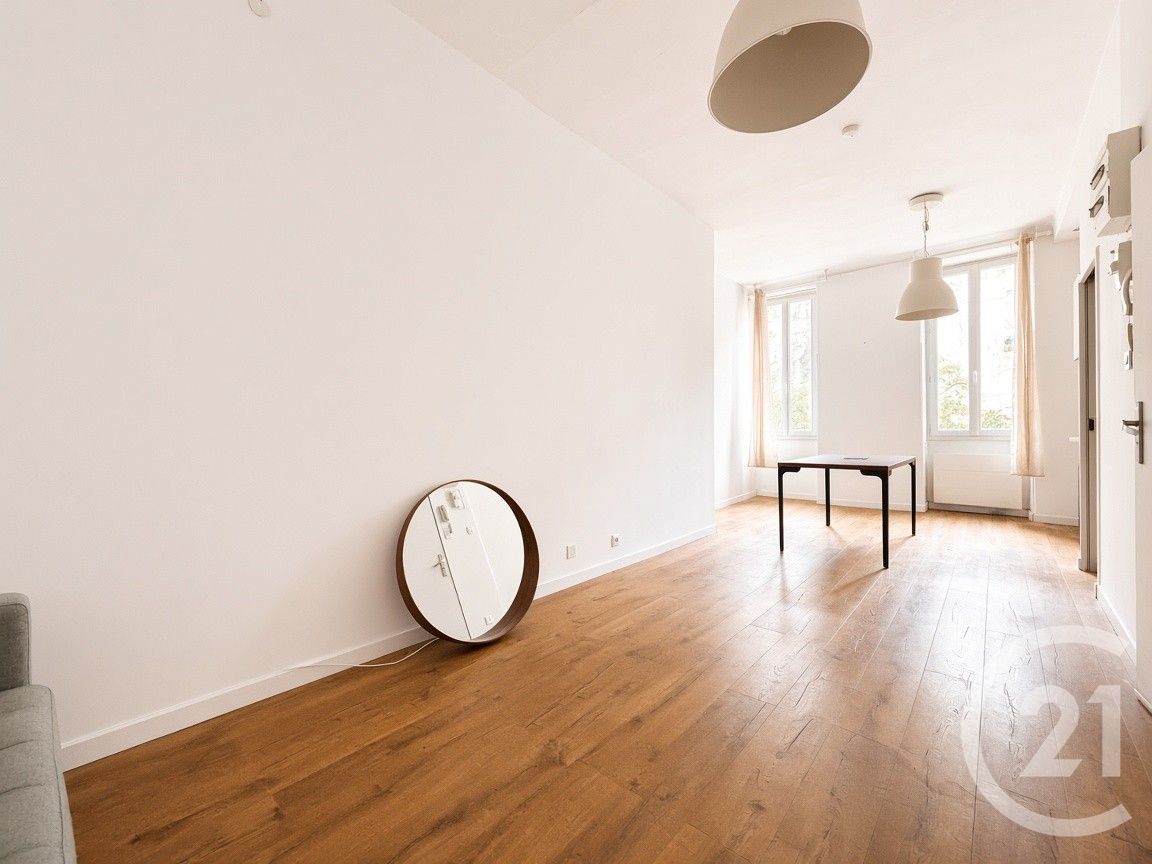 Flat Rue Jules Moulet in Marseille