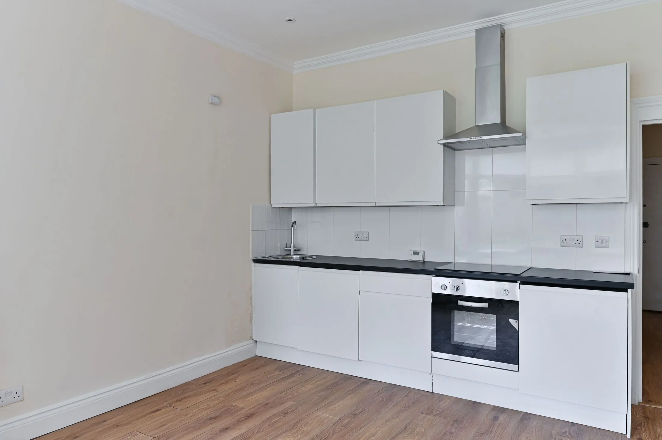 Flat Drewstead Road in Greater London