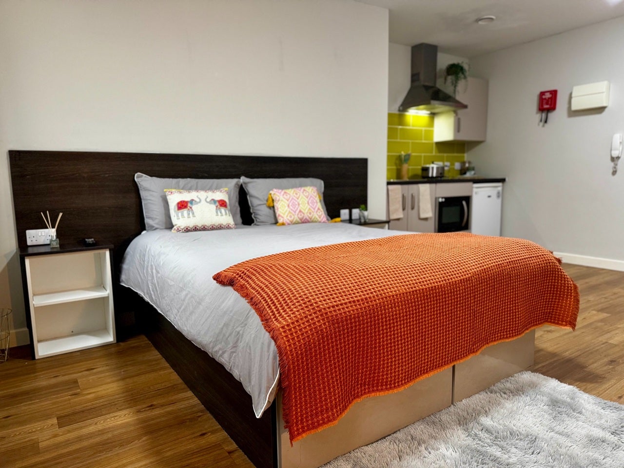 Room Kent Street in Nottingham