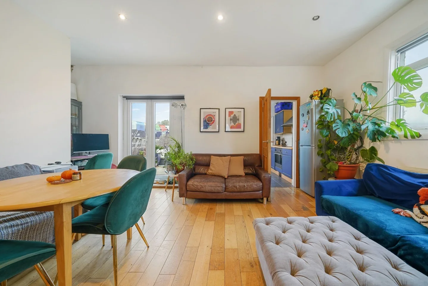 Flat Woolwich Road in Greater London