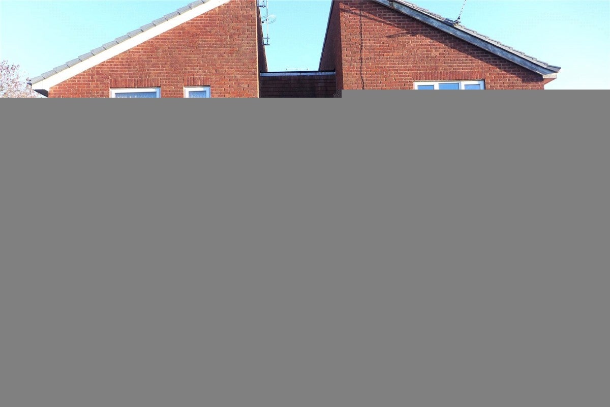 Flat Linstock Way in Coventry
