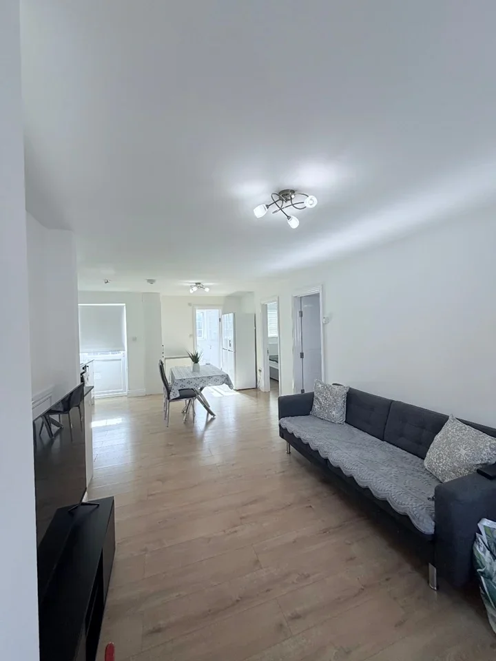 Room Dunnock Road in Greater London