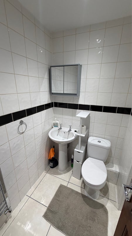 Room Hestor Walk in Manchester