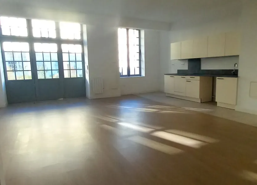Flat Rue Hippolyte Bottier in Compiègne