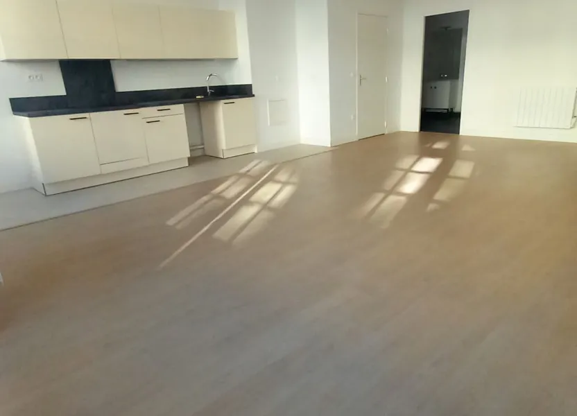 Flat Rue Hippolyte Bottier in Compiègne