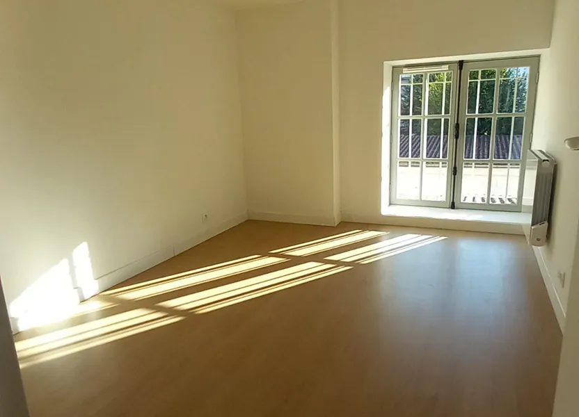 Flat Rue Hippolyte Bottier in Compiègne