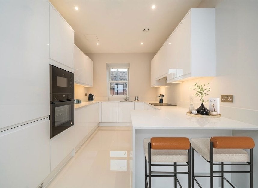 Flat Merton Road in Greater London